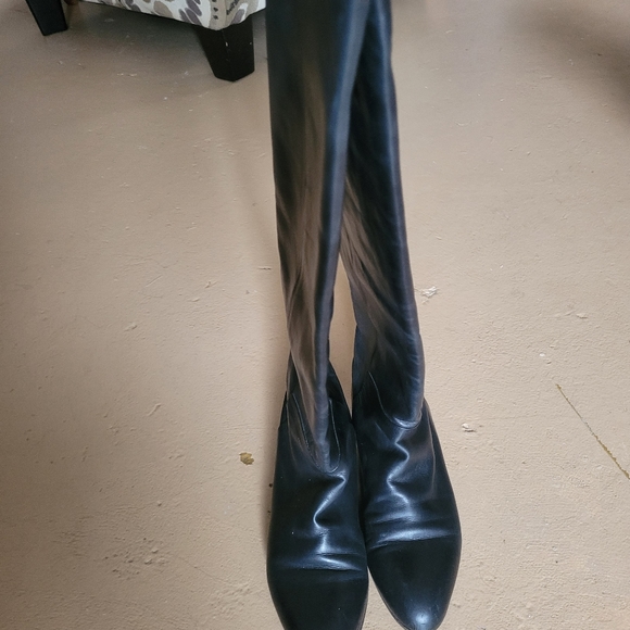 Boots - Picture 4 of 4